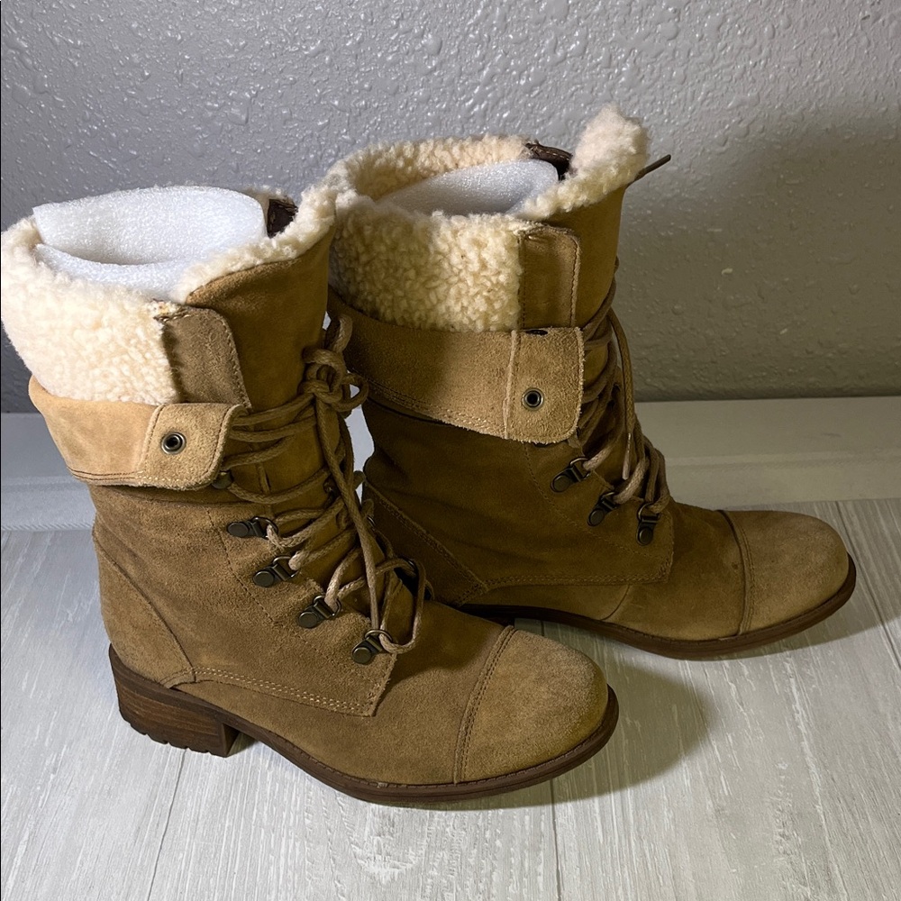 UGG Women's Brown Lace-Up Boots with Cream Lining